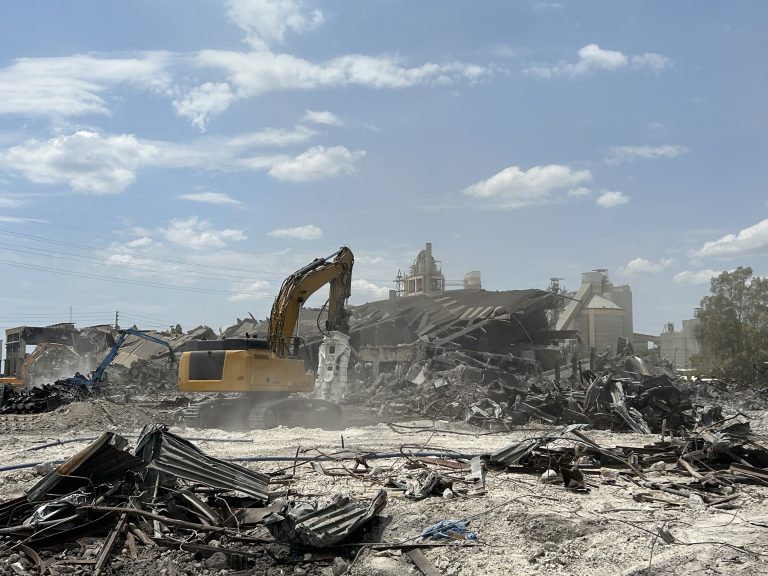 How to choose demolition equipment